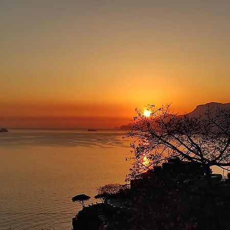 Rays Of Sun - Apartment Positano Bagian luar foto