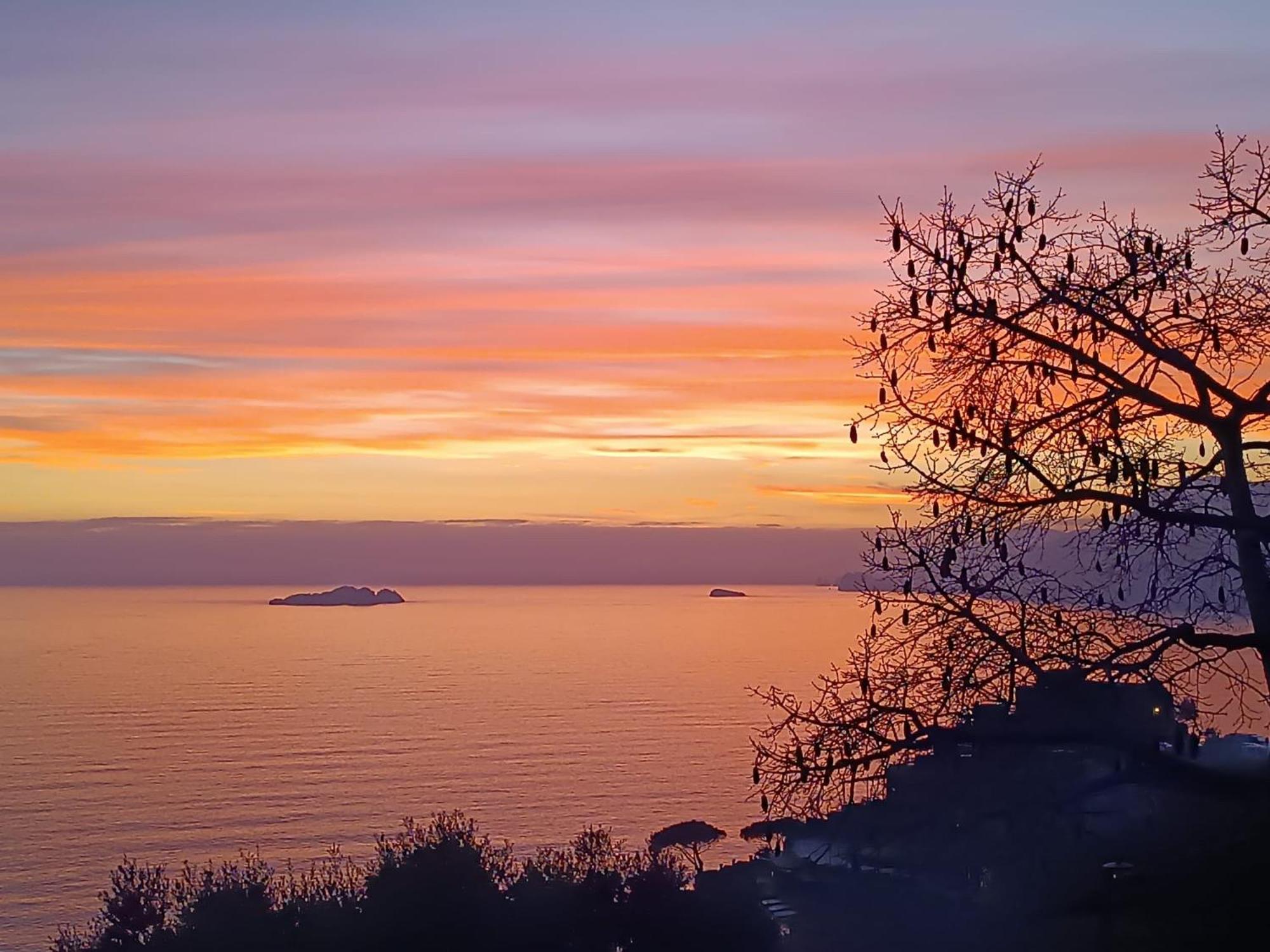 Rays Of Sun - Apartment Positano Bagian luar foto